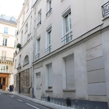 Charming T1 Near Les Halles De Apartment
